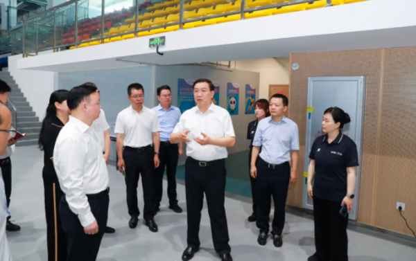 国鸣投资 王凤朝推进成都世运会场馆建设及赛事组织、抵离服务和指挥调度工作现场办公时强调：精益求精谋细节 高标准高质量做好筹备工作
